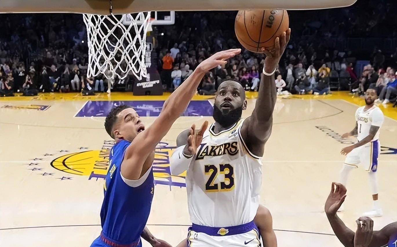 险胜引发热议！，詹姆斯在掘金比赛中领先优势明显赛场气氛高涨的简单介绍