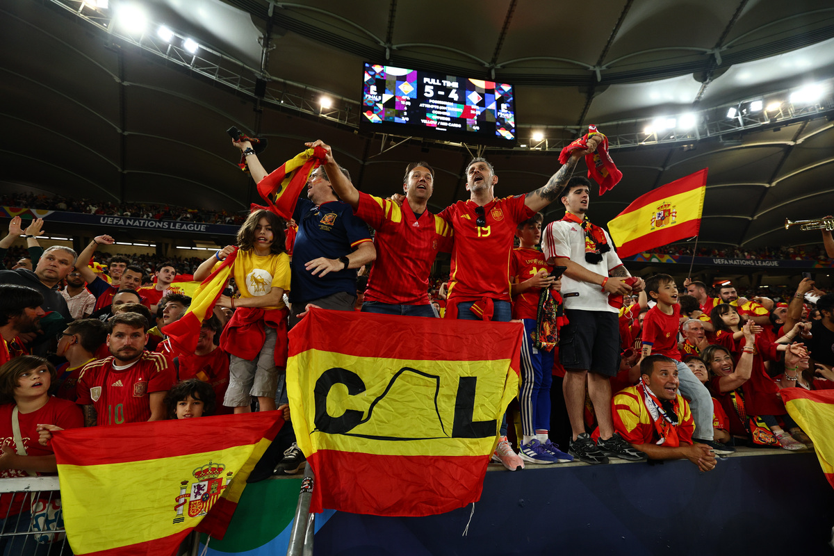 关于国际比赛日突围战来临，马德里竞技围绕足总杯队长鼓劲，赛场秩序良好，年轻球员得到机会的信息-ayx